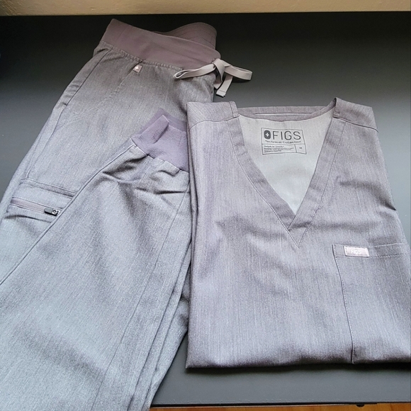 FIGS Heather Grey Set - Picture 2 of 4
